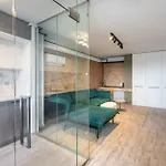 Classy Sassy - Elegant Escape In Timpuri Noi *