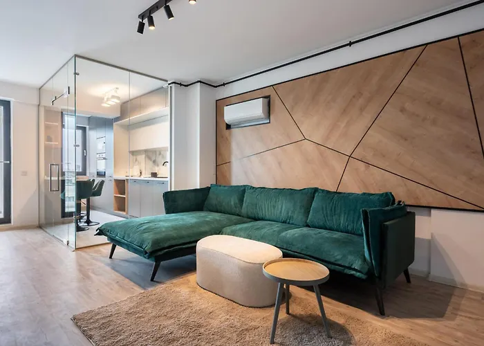 Classy Sassy - Elegant Escape In Timpuri Noi * Bukurešť