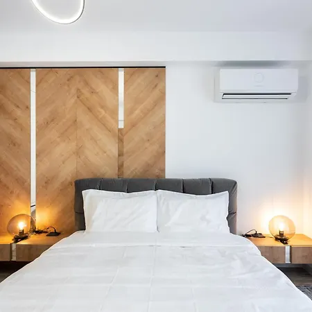 Apartment Classy Sassy - Elegant Escape In Timpuri Noi Bucharest